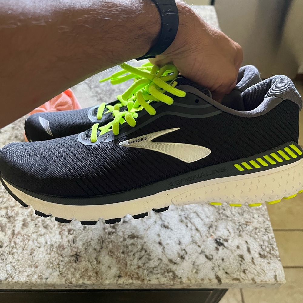 Brooks Adrenaline GTS 20